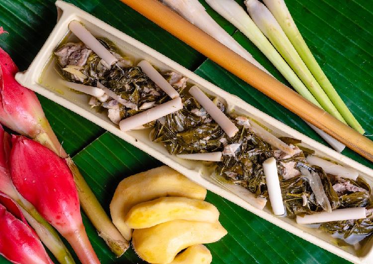 Manuk Pansuh gà ống tre ẩm thực Brunei
