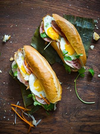 Bánh mì đường phố Việt Nam trong ẩm thực Đông Nam Á