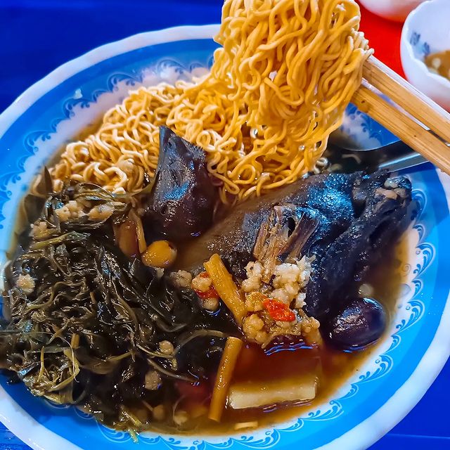 Mì gà tần Hà Nội