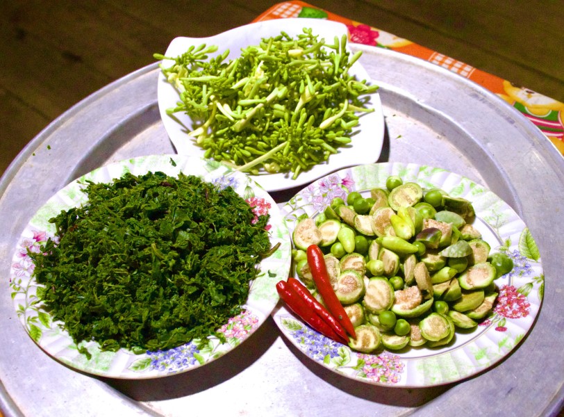 Lá mì xào cà đắng món ăn đặc sản Gia Lai