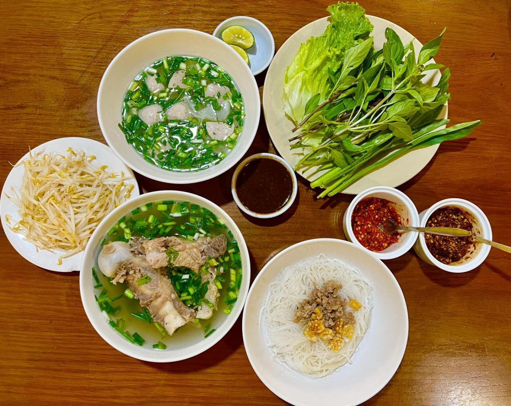 Phở hai tô đặc sản ẩm thực Gia Lai