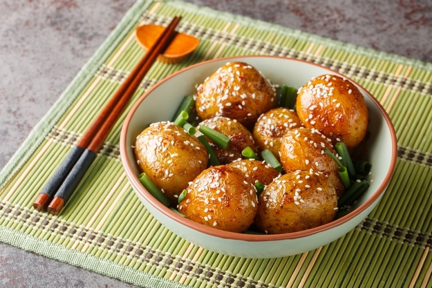 Khoai tây rim nước tương mặn ngọt dẻo bùi