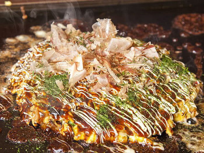 Bánh xèo Okonomiyaki đặc sản ẩm thực Hiroshima