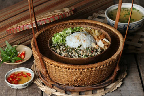 Ẩm thực Huế Hà Nội với món cơm hến đặc trưng