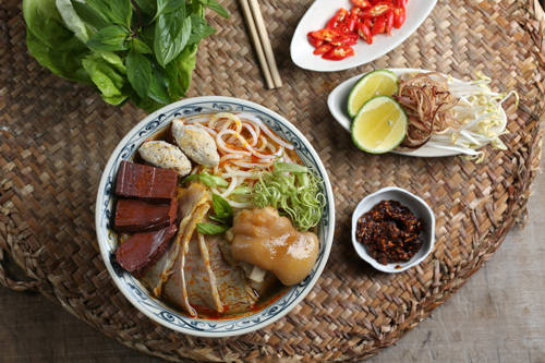 Bún bò Huế món ăn đậm chất trong ẩm thực Huế Hà Nội