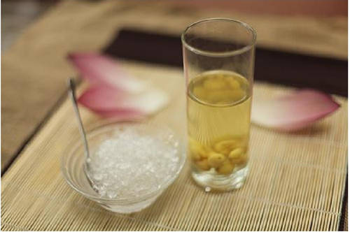 Chè hạt sen thanh mát sau bữa ăn ẩm thực Huế Hà Nội