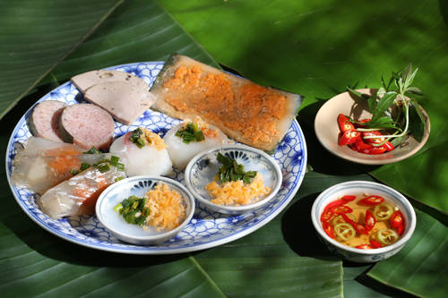 Không gian thưởng thức ẩm thực Huế Hà Nội tại Quán Ăn Ngon