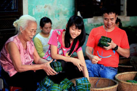 Bánh chưng Nhật Lệ có xuất xứ từ con phố Nhật Lệ trong thành Nội.