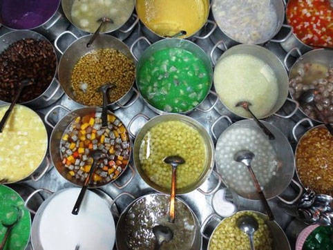 Ông bà ta ngày xưa thường nói nếu ngoài Hà Nội có “36 phố phường” thì Huế cũng có “36 thứ chè”