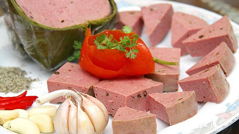 Chả bò hồng hào, thơm lừng miền Trung