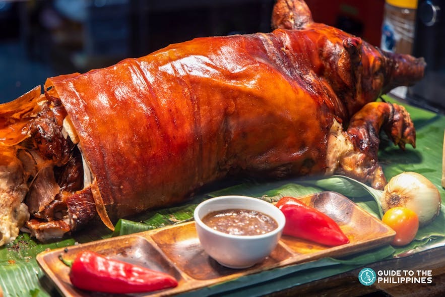 Lechon lợn sữa nướng đặc sản ẩm thực Philippines