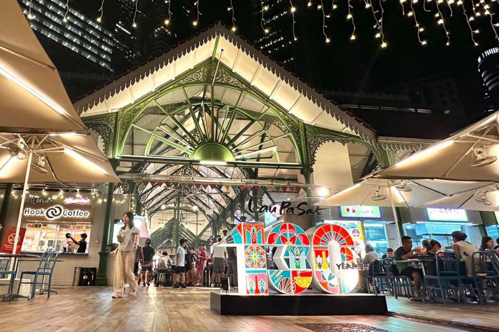 Lau Pa Sat điểm ăn đêm Singapore nổi tiếng với satay
