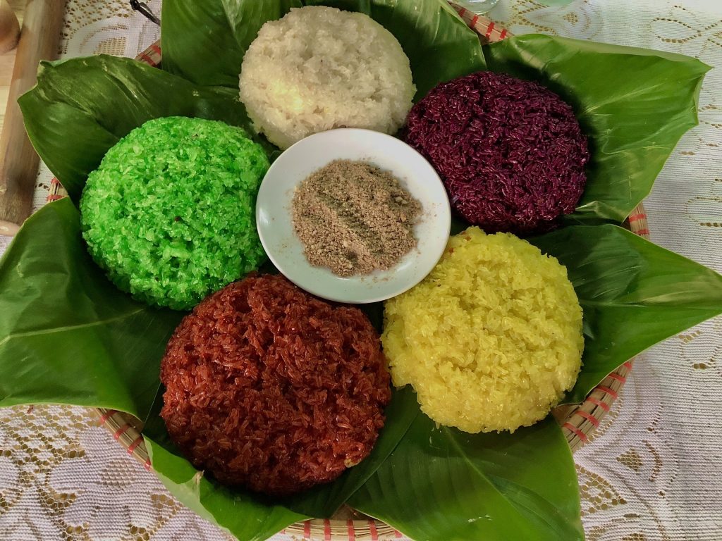 Xôi ngũ sắc ẩm thực Tuyên Quang