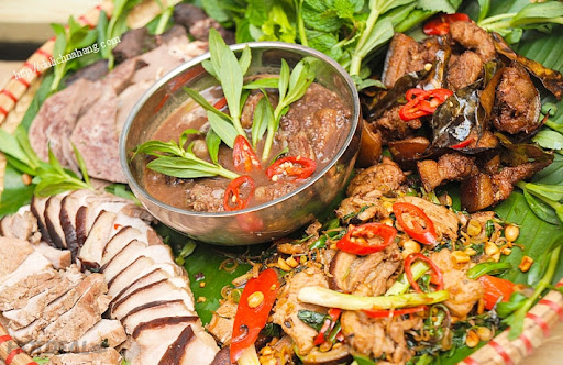 Thịt lợn đen món ăn ẩm thực Tuyên Quang