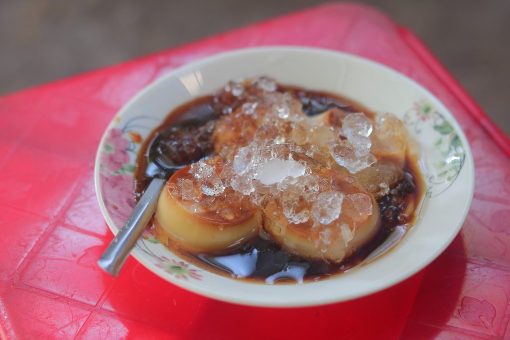 Bánh flan món tráng miệng phổ biến của ẩm thực Việt Nam