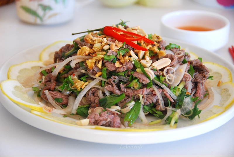 Gỏi bò đại diện cho ẩm thực Việt Nam trong danh sách món trộn ngon nhất châu Á