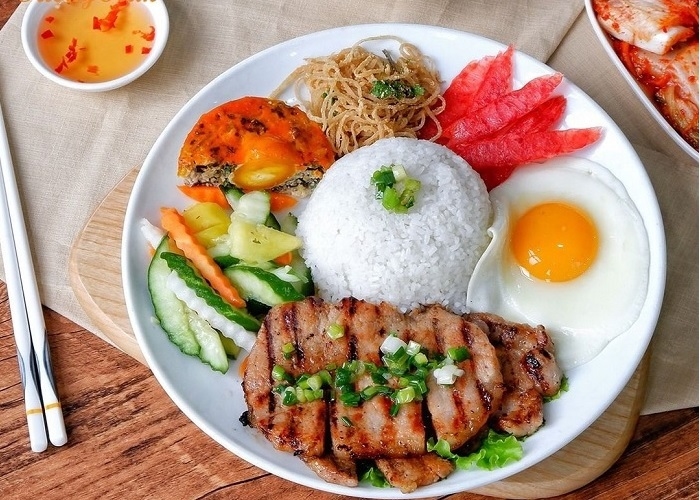 Cơm tấm nằm trong danh sách món ăn đường phố ngon nhất thế giới
