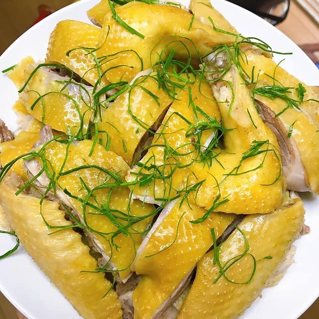 Gà luộc lá chanh trong danh sách món gà ngon nhất châu Á