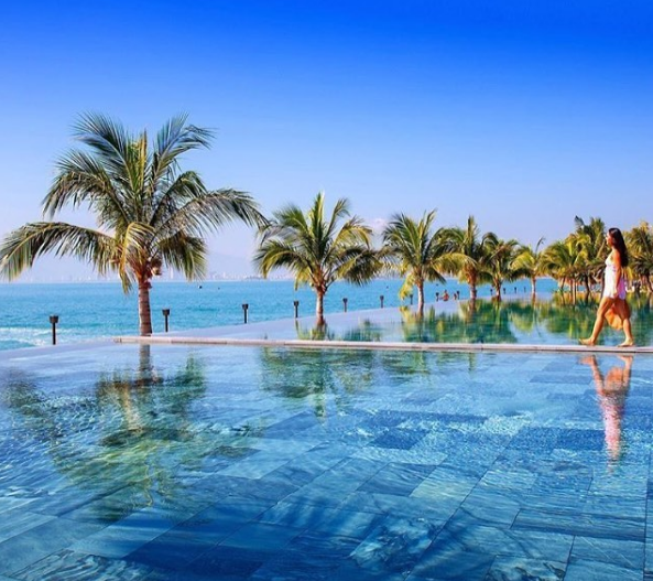 Bãi biển riêng tư lãng mạn tại resort Amiana Nha Trang