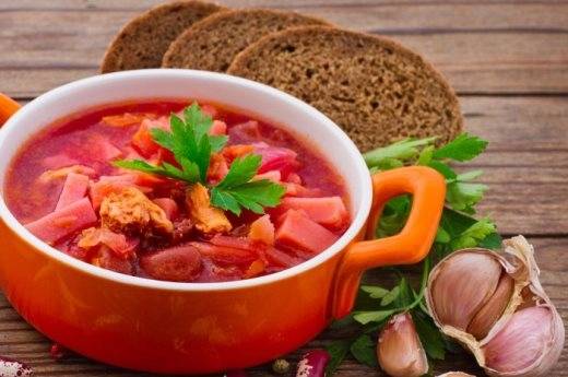 Súp củ dền đỏ Borscht của Ukraine