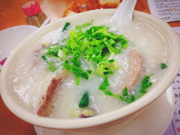 Du lịch Hong Kong nếm thử món cháo Quảng Đông sánh mịn cực bổ dưỡng