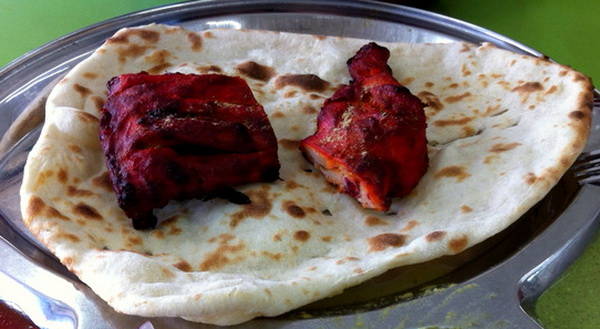 Bánh tráng Roti Canai và gà nướng Tandoori ở Malaysia