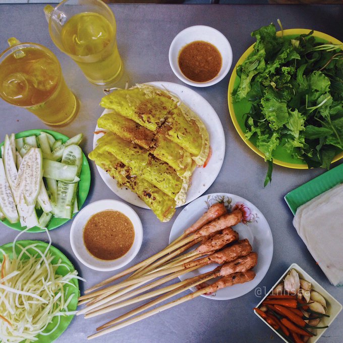 Bánh xèo nem lụi - món ngon Đà Nẵng giòn ngon trên đường Hoàng Diệu