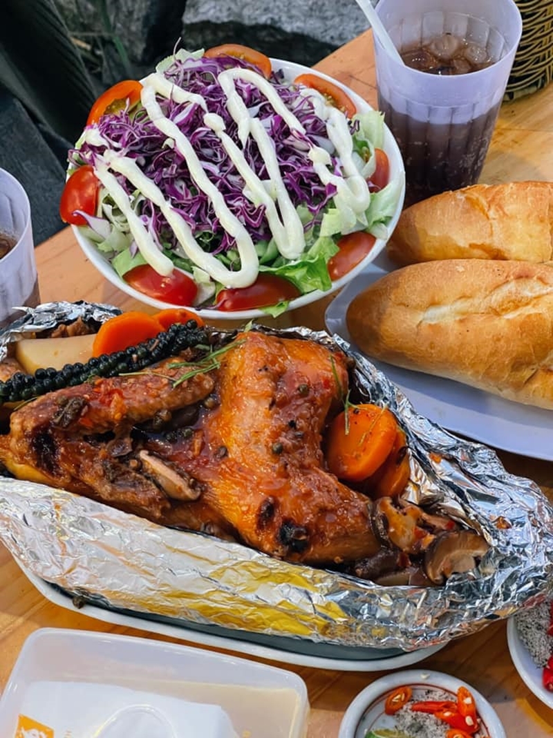 Tiệm gà Túk Túk quán nướng BBQ Đà Lạt