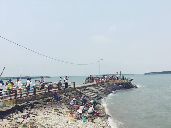 Giờ tàu chạy ra đảo Thạnh An