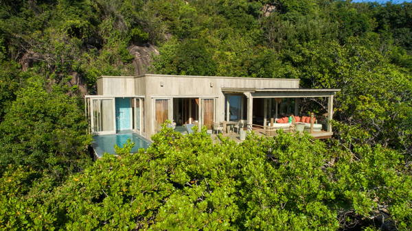 Hồ bơi hướng biển tại An Lâm Retreat Ninh Vân Bay
