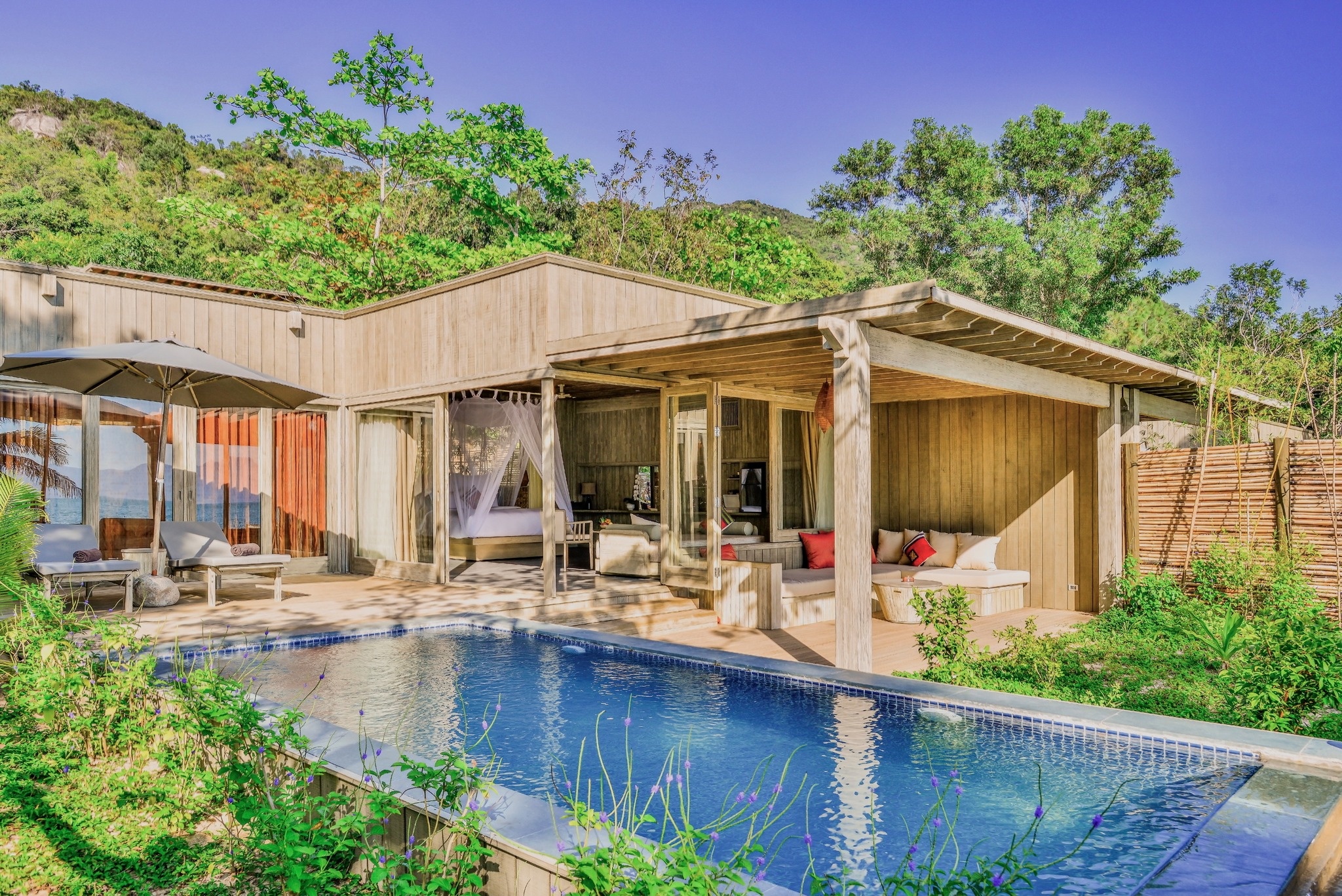 Thiết kế nội thất gỗ mộc mạc tại An Lâm Retreats Ninh Vân Bay