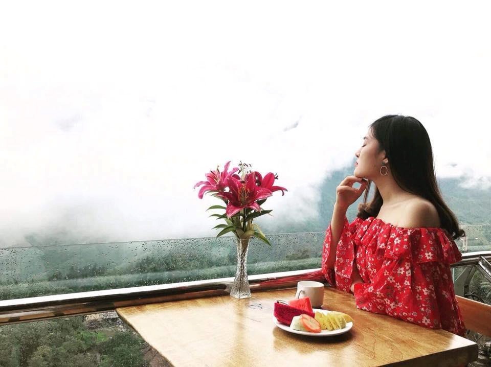 Món lẩu cá hồi Sa Pa tại Song Nhi Món lẩu cá hồi Sa Pa tại Song Nhi