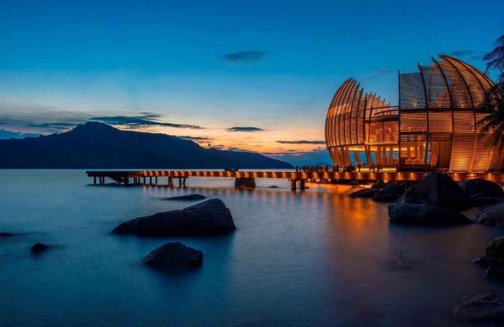 Hoàng hôn tại nhà hàng Sen An Lâm Retreats