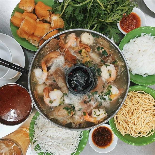 Lẩu cá Dân Ích - quán ăn ngon Sài Gòn