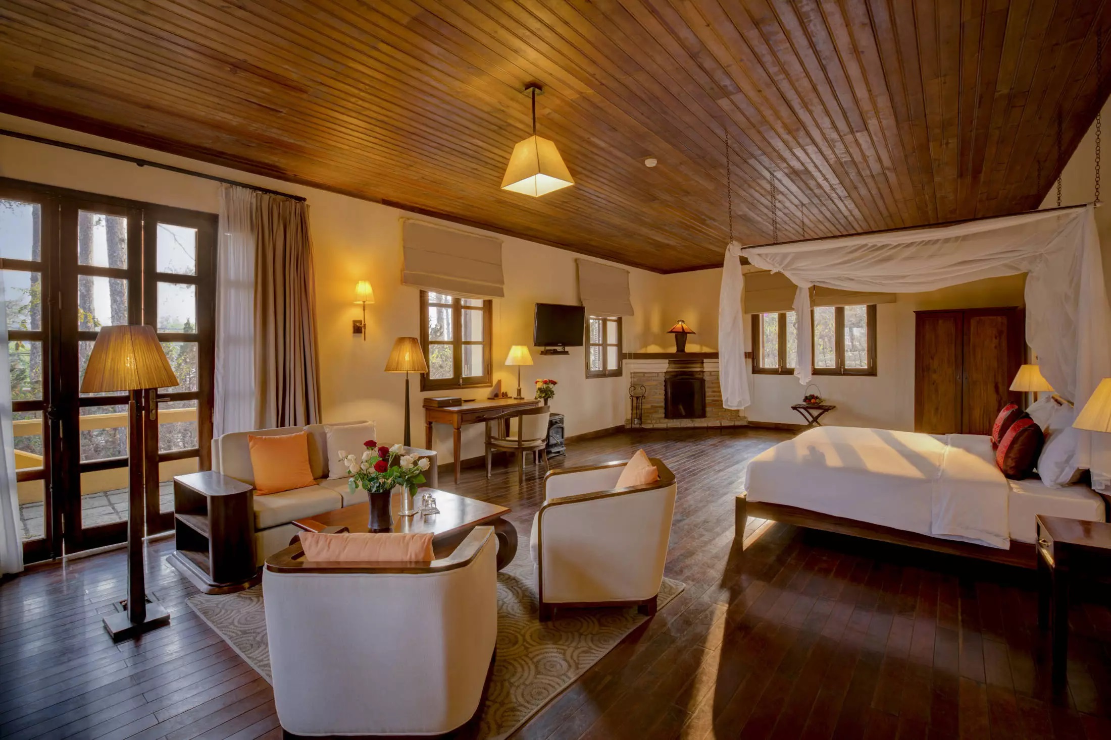 Phòng nghỉ cổ điển tại Ana Mandara Villas Dalat