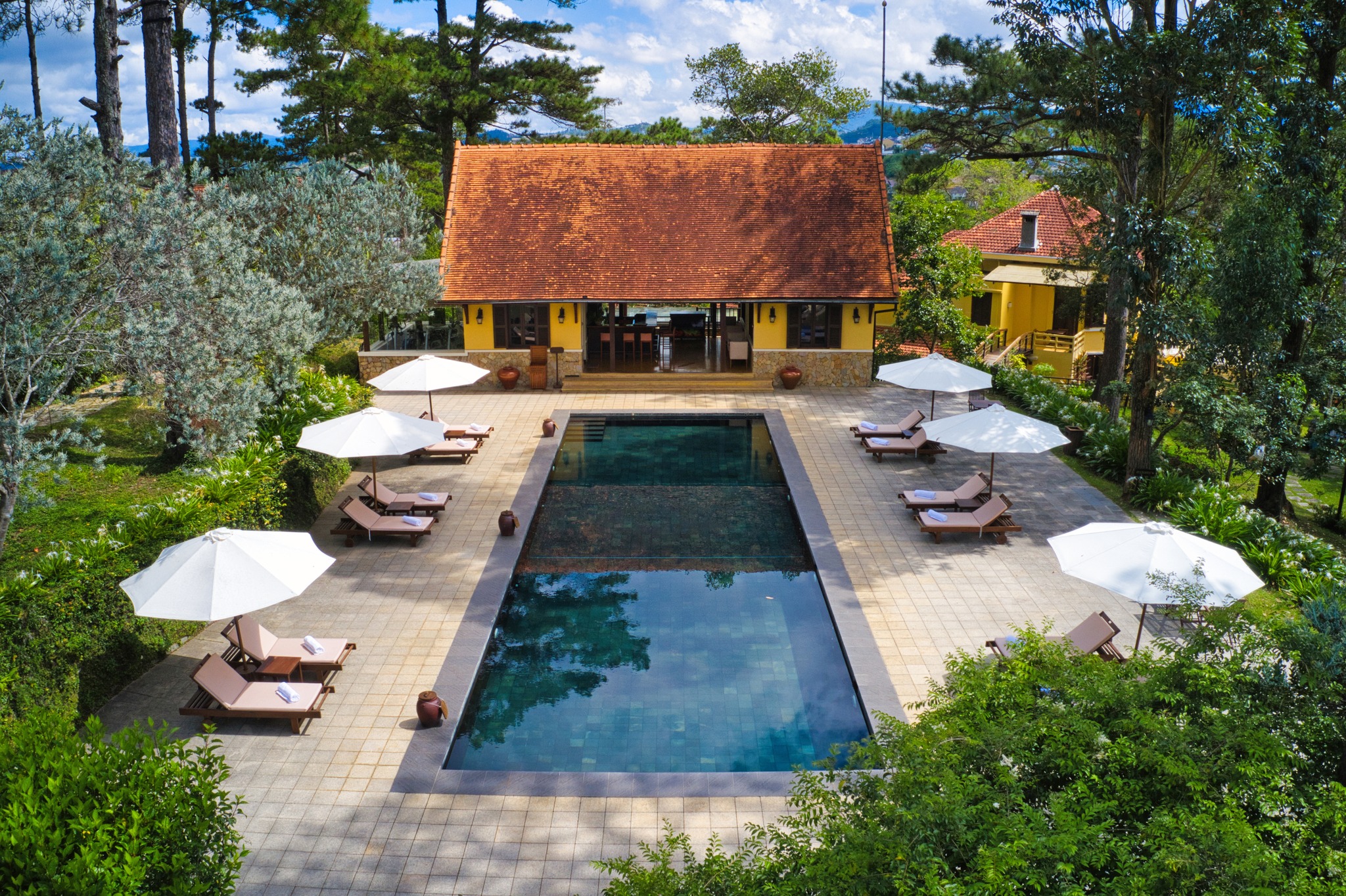 Hồ bơi nước nóng ngoài trời tại Ana Mandara Villas Dalat