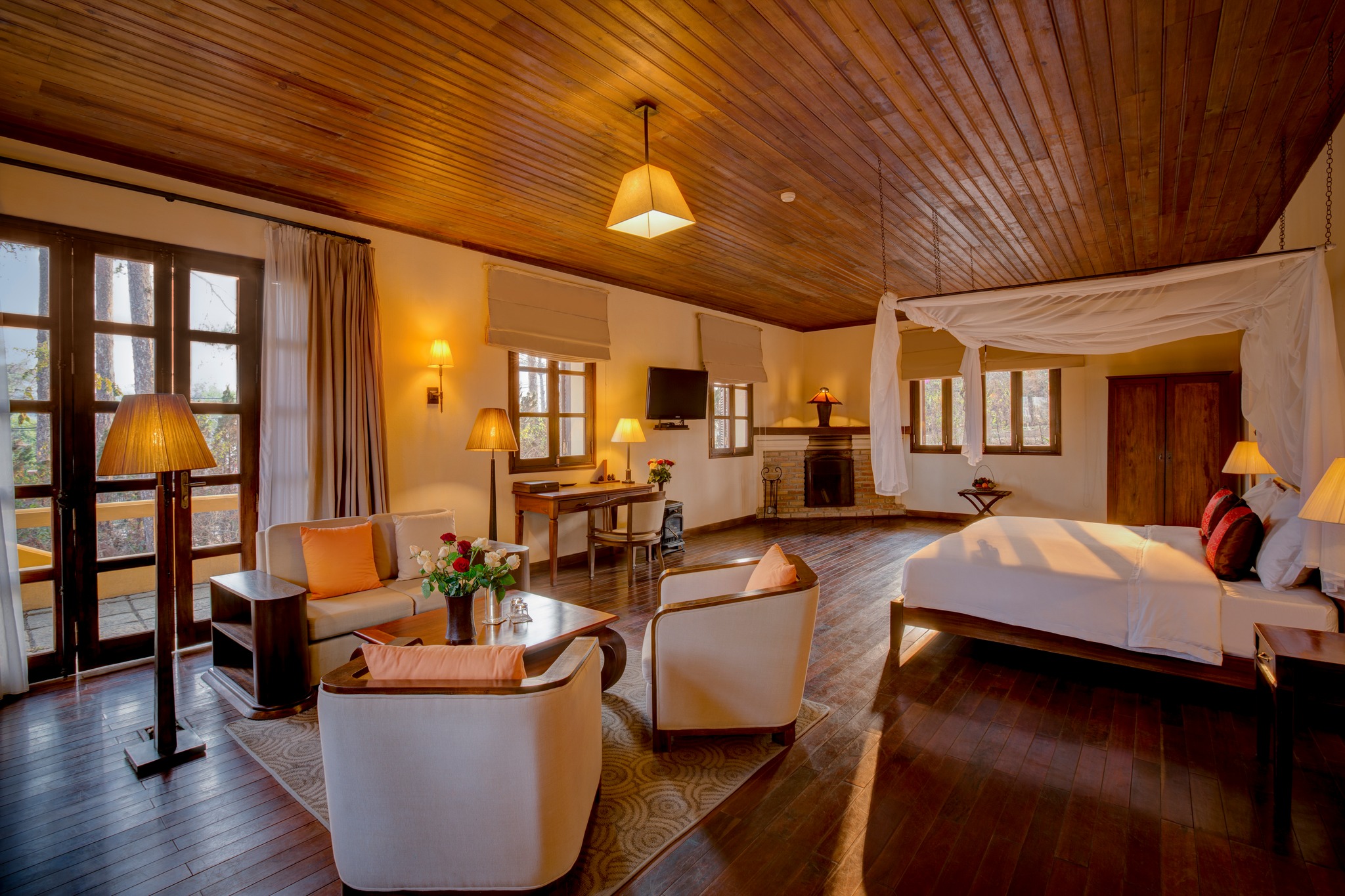 Nội thất vintage tại resort hoài niệm Ana Mandara
