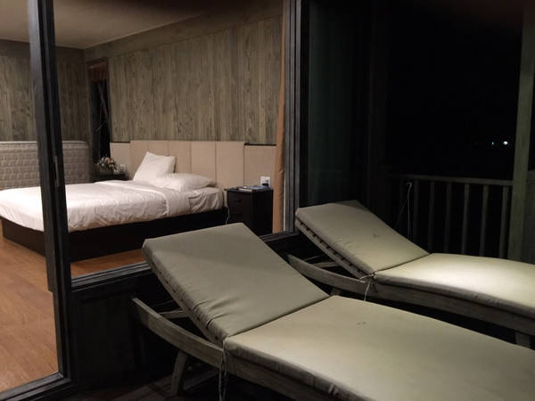 Bungalow gỗ sang trọng tại resort khách sạn Bình Ba