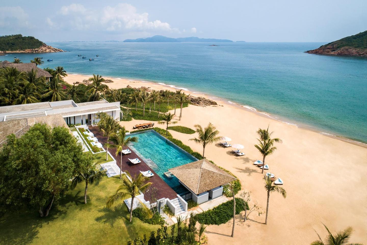 Anantara Quy Nhơn Villas nhìn ra vịnh Quy Nhơn