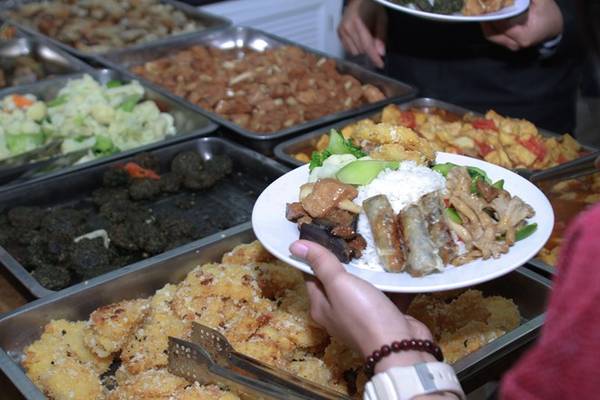 Thực đơn đa dạng hấp dẫn của quán ăn chay tùy tâm Duy Tân