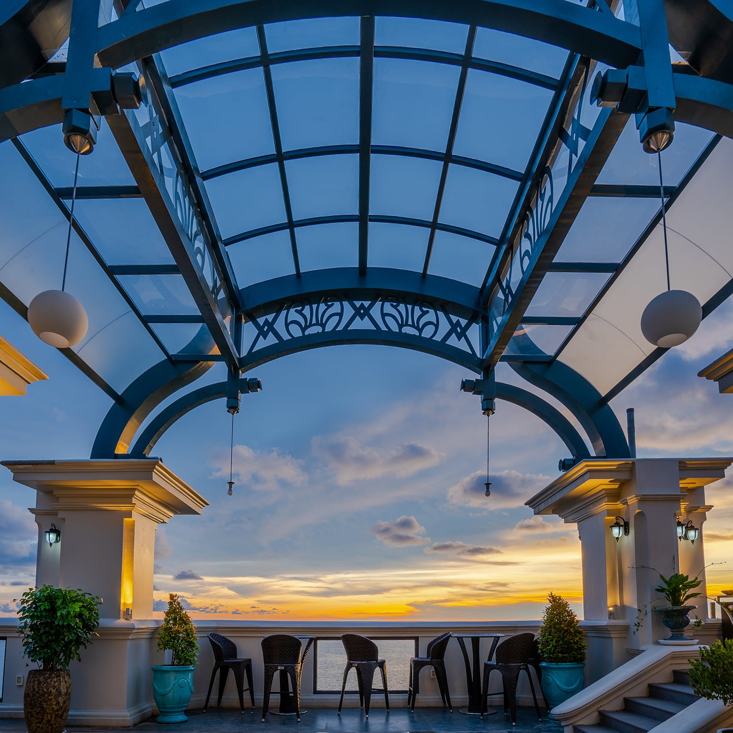 Bể bơi view đẹp AVS Hotel Phú Quốc