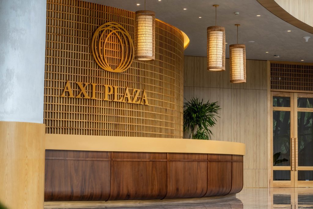 Khu vực tiền sảnh sang trọng tại Axi Plaza Cam Ranh