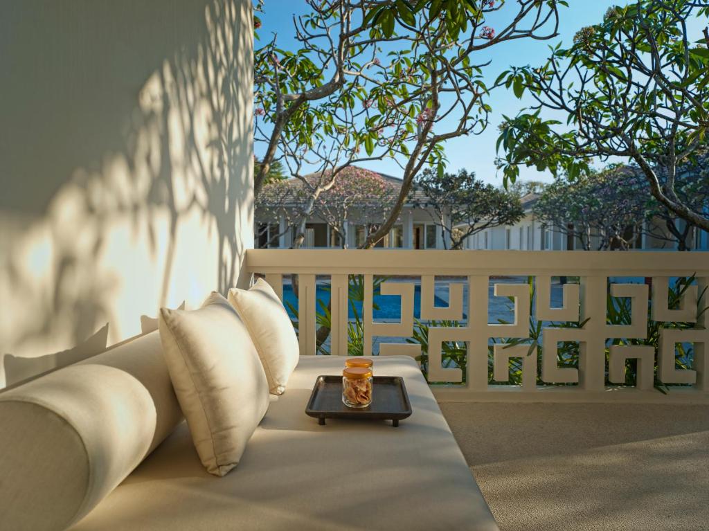 Thiết kế đặc biệt với màu trắng chủ đạo tại Azerai Kê Gà Bay