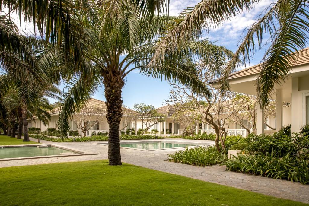Không gian xanh mát của resort