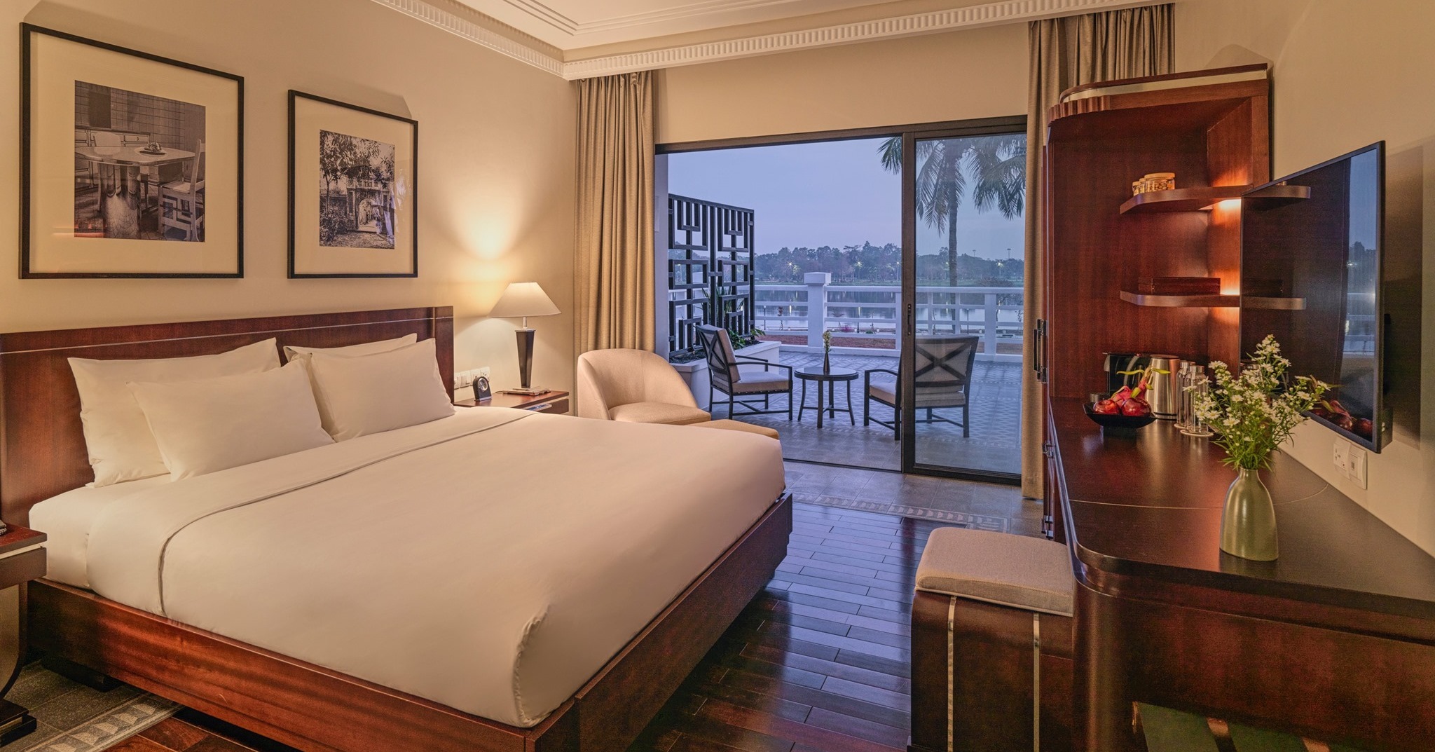 Thiết kế phòng nghỉ Đông Dương tại Azerai La Residence Huế