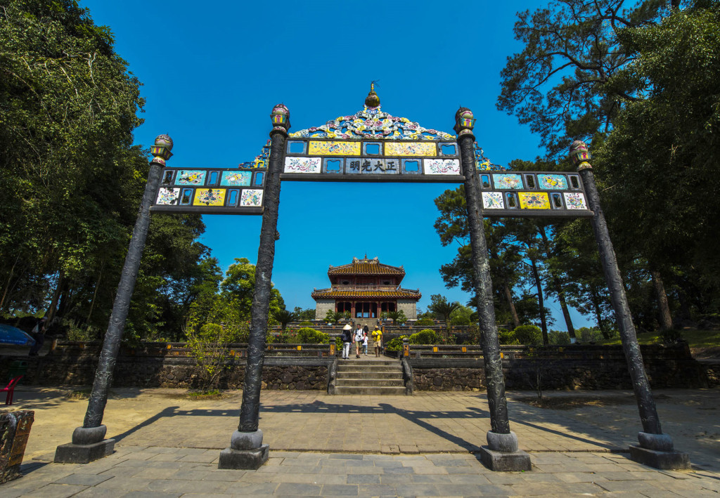 ba-lang-tam-nhung-vi-vua-trieu-nguyen-noi-tieng-ivivu-15