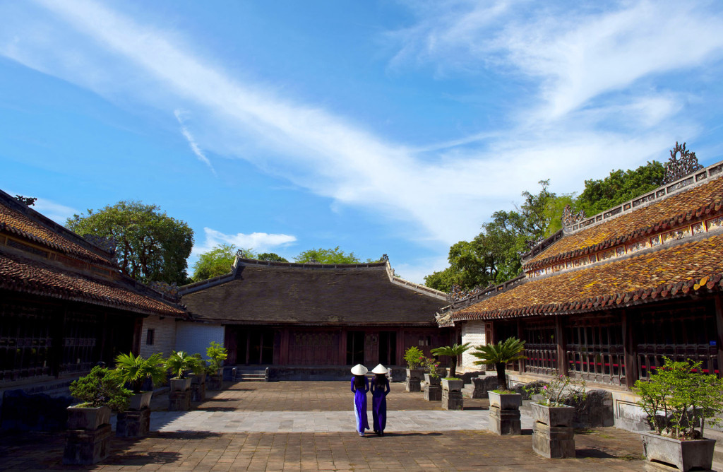 ba-lang-tam-nhung-vi-vua-trieu-nguyen-noi-tieng-ivivu-8