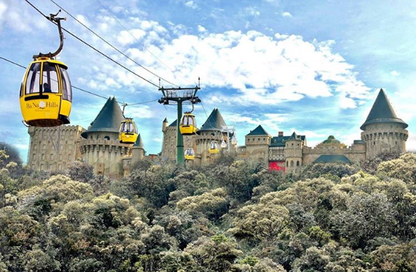 Khung cảnh núi non Bà Nà Hills