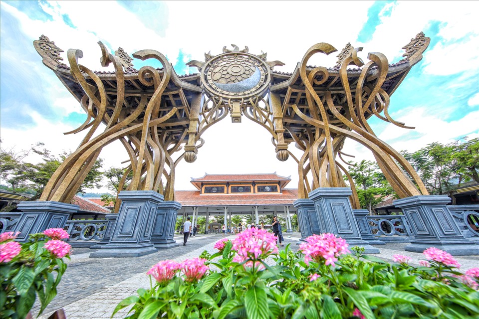 Cổng Thời gian. Ảnh: Báo Lao Động