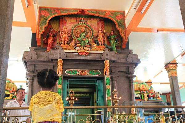 Không khí tâm linh tại đền Mariamman